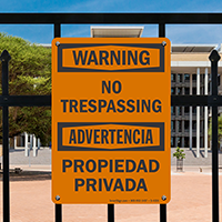 No Trespassing Bilingual Sign